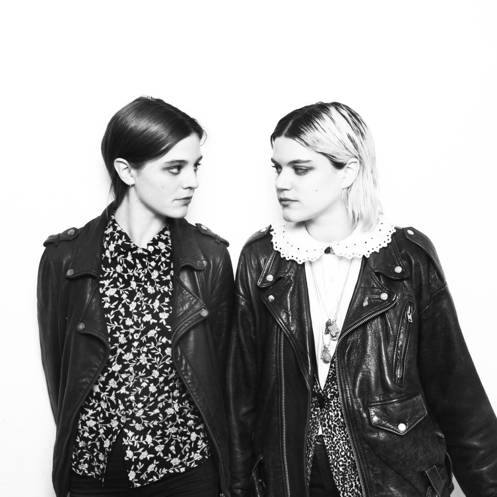 Soko vs Juliette Lamet